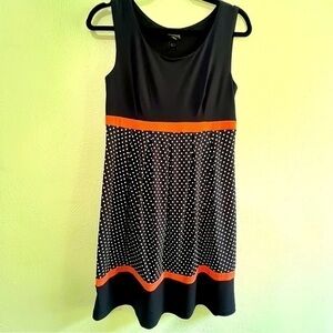 EnFocus Studio sleeveless navy/white polka dot dress w/pink trim. Sz 8. EUC.